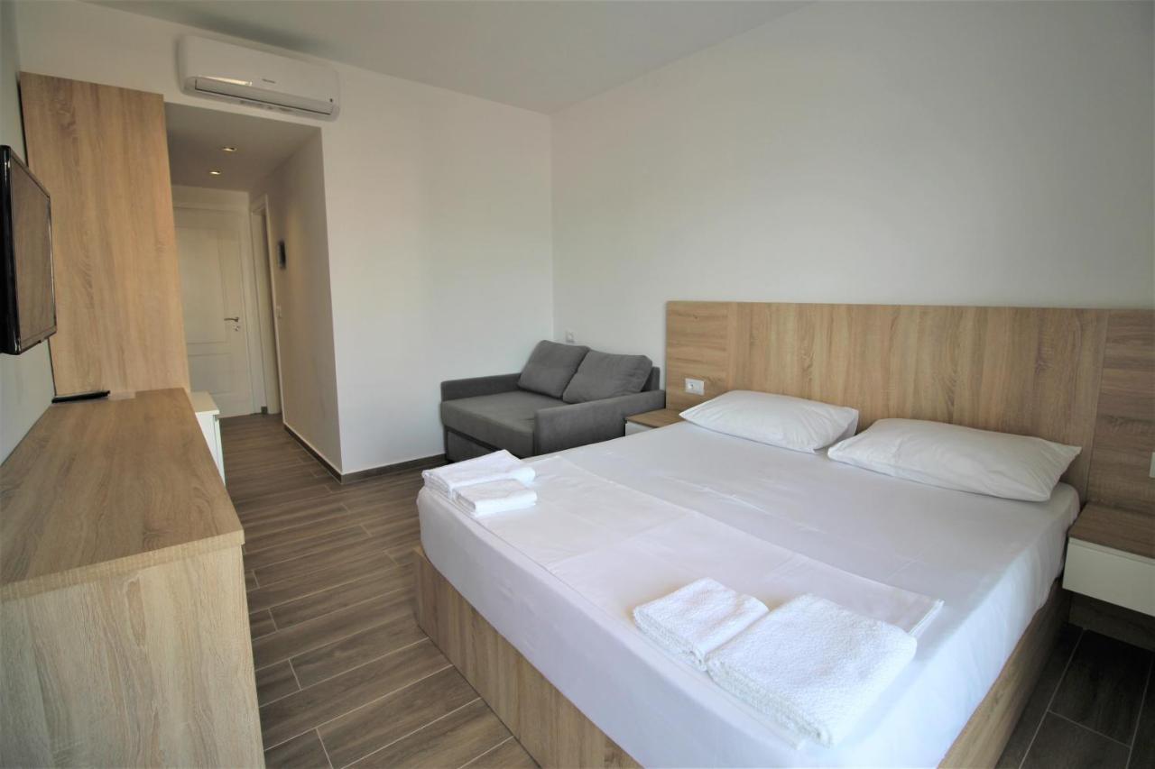 Hotel Ksamili Екстер'єр фото