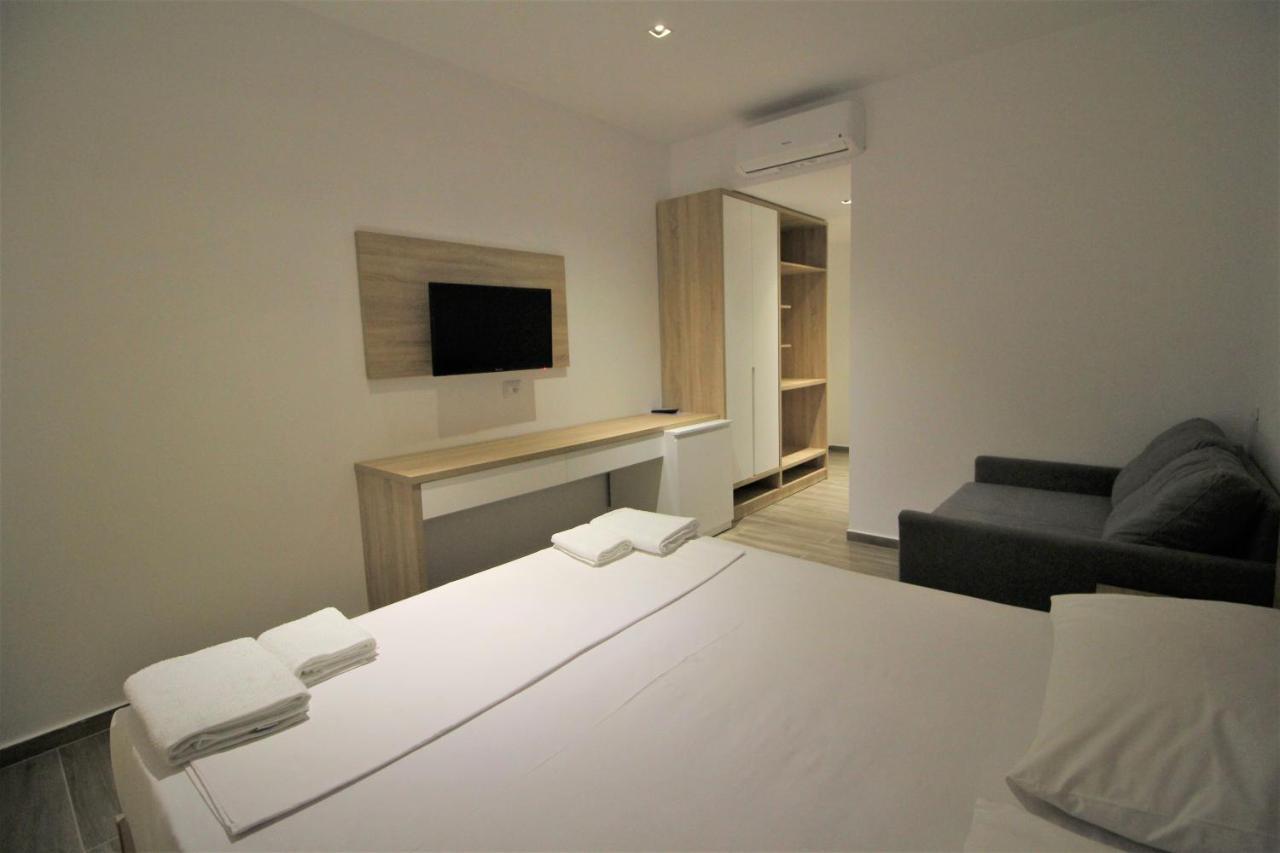 Hotel Ksamili Екстер'єр фото