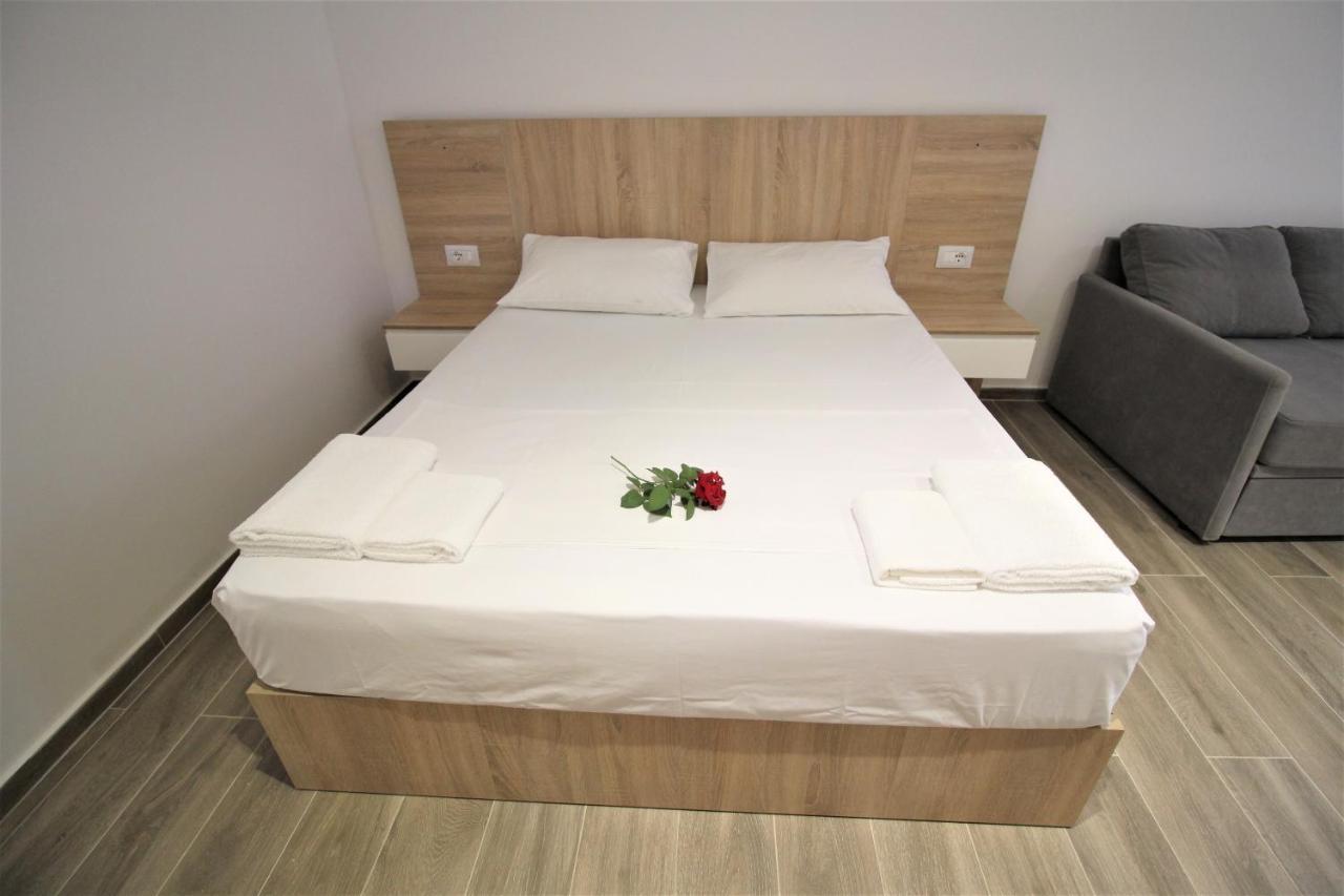 Hotel Ksamili Екстер'єр фото