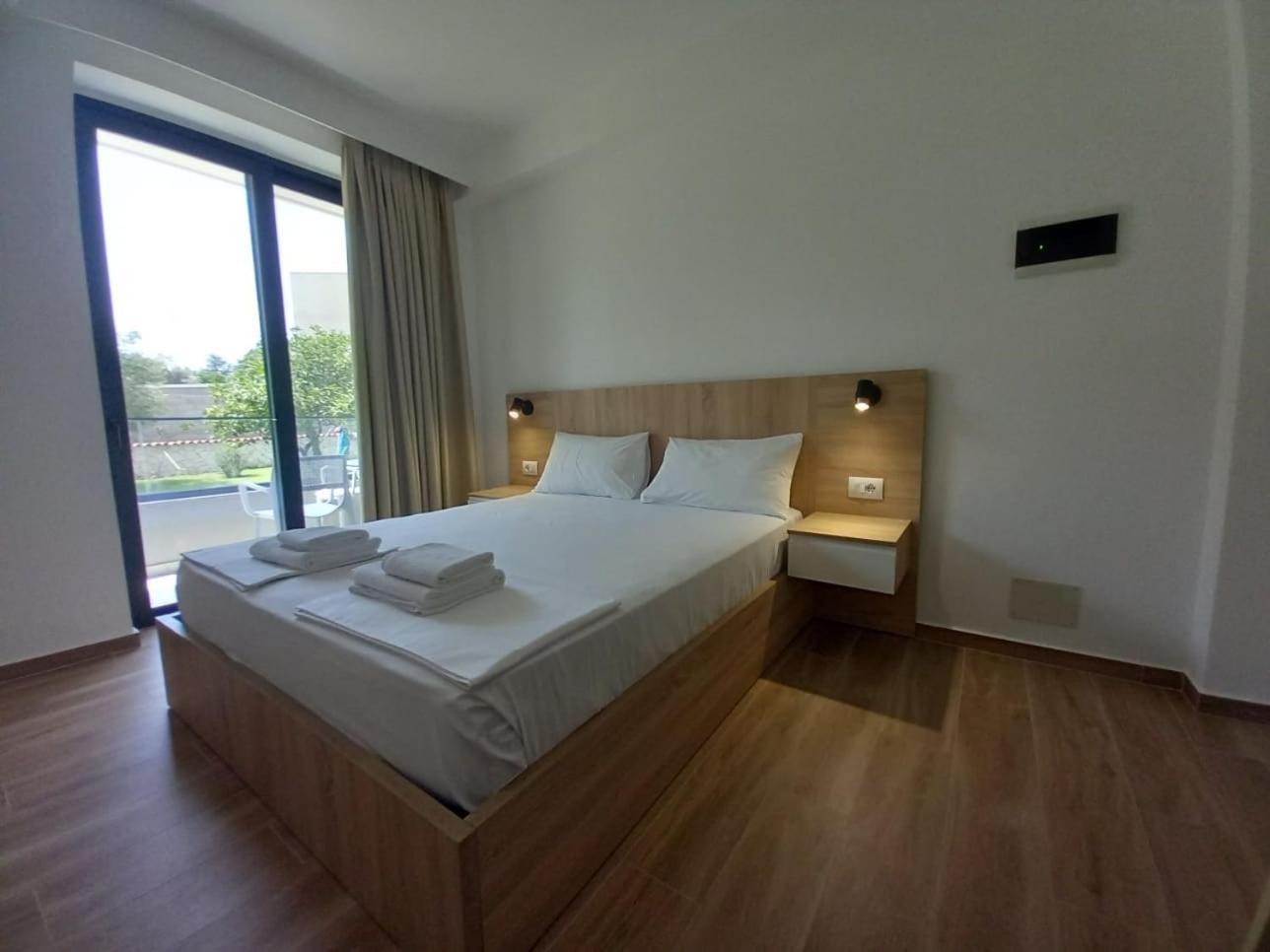 Hotel Ksamili Екстер'єр фото