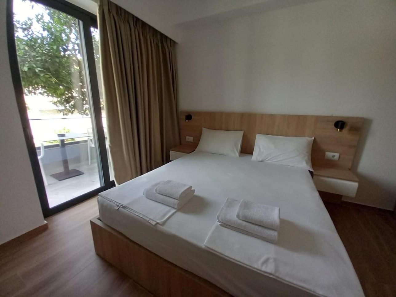 Hotel Ksamili Екстер'єр фото